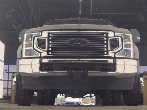 Used 2020 Ford F450 XLT RWD image 2