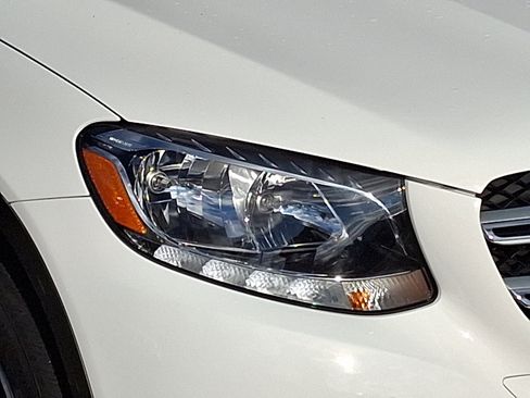 Used 2019 Mercedes-Benz GLC 300 GLC 300 image 9