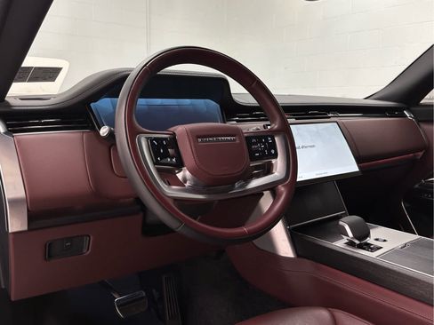 Used 2024 Land Rover Range Rover Long Wheelbase Autobiography AWD/4WD image 10