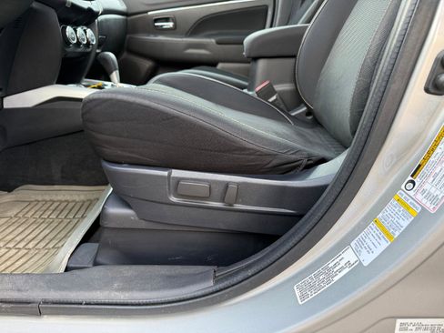 Used 2013 Mitsubishi Outlander Sport LE image 16