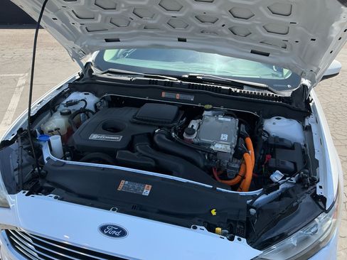 Used 2019 Ford Fusion SE FWD image 23