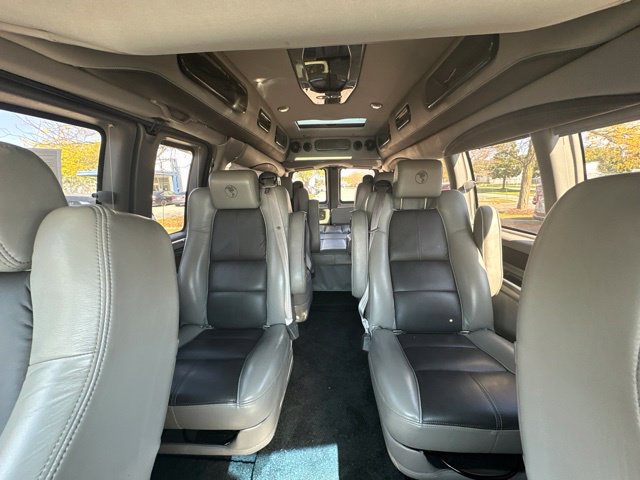 Used 2014 GMC Savana 2500 Extended RWD image 16
