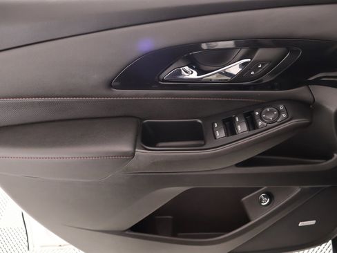 Used 2023 Chevrolet Traverse RS image 18