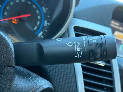 Used 2016 Chevrolet Cruze LT w/ Technology Package image 26