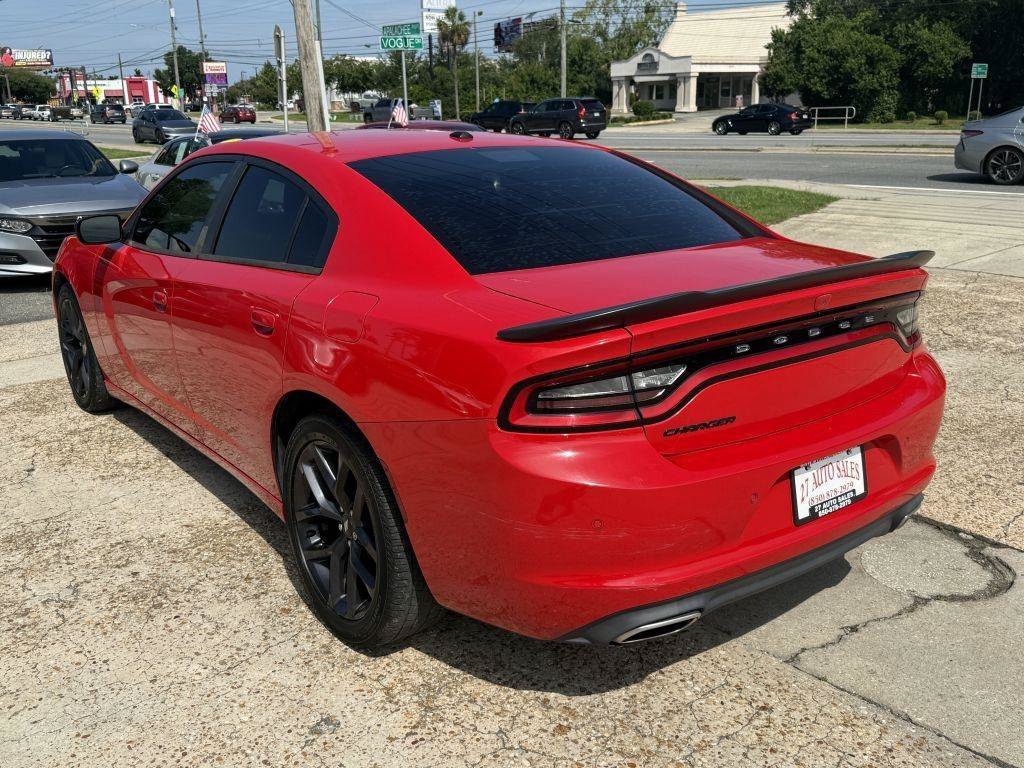 Used 2019 Dodge Charger SXT w/ Plus Group RWD image 7