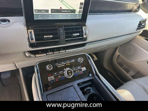 Used 2021 Lincoln Navigator Reserve w/ Luxury Package image 31