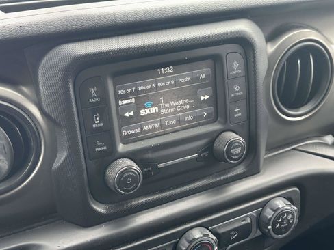 Used 2018 Jeep Wrangler Unlimited Sport S image 25