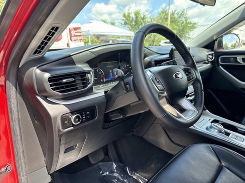 Used 2023 Ford Explorer XLT w/ Equipment Group 202A RWD image 25