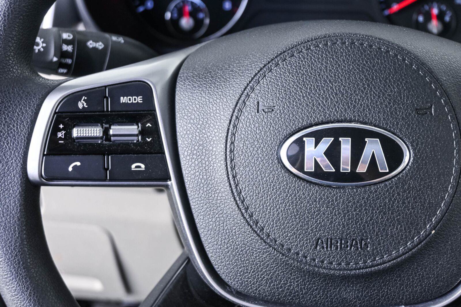Used 2019 Kia Sorento FWD image 9