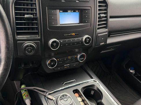 Used 2020 Ford Expedition XL image 4