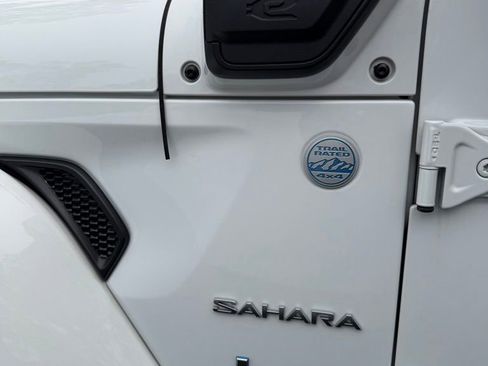 Used 2024 Jeep Wrangler Unlimited Sahara image 7