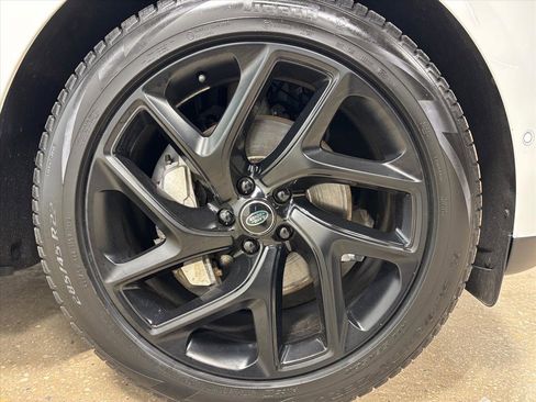 Used 2024 Land Rover Range Rover Sport SE image 11