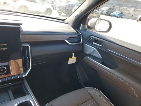 New 2026 GMC Acadia Denali Ultimate image 15