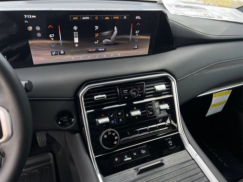 New 2026 Nissan Armada Platinum image 11