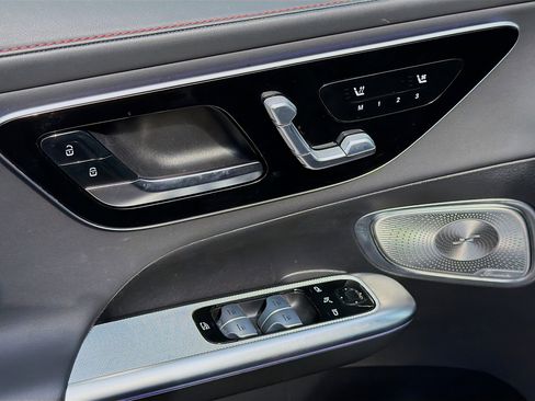 Used 2025 Mercedes-Benz GLC 43 AMG 4MATIC image 23