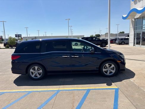 Used 2019 Honda Odyssey EX image 2