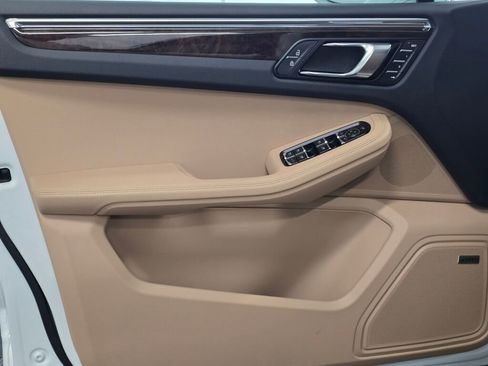 New 2026 Porsche Macan AWD/4WD image 32