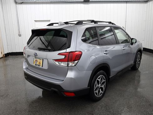 Used 2021 Subaru Forester Premium image 39