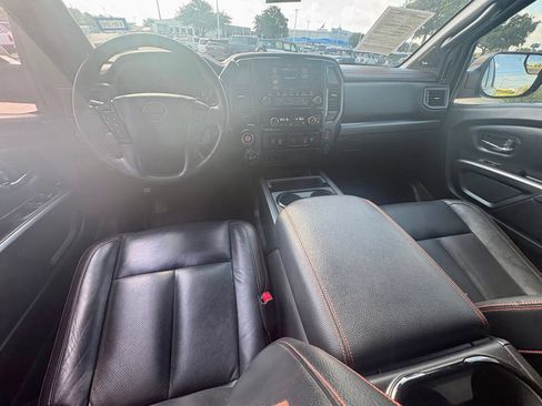 Used 2020 Nissan Titan PRO-4X w/ Pro-4x Convenience Package AWD/4WD image 8