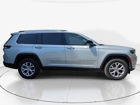 Used 2022 Jeep Grand Cherokee L Limited RWD image 3
