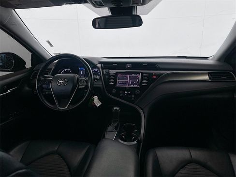 Used 2020 Toyota Camry SE w/ Carpet Mat Package image 21