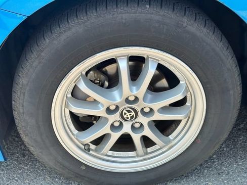 Used 2021 Toyota Prius LE AWD/4WD image 13