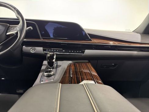 Used 2022 Cadillac Escalade ESV Premium Luxury AWD/4WD image 39