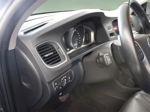 Used 2017 Volvo S60 T5 Dynamic image 18