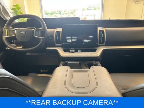 Certified 2025 Ford Expedition Active AWD/4WD image 10