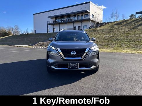 Used 2021 Nissan Rogue Platinum image 2