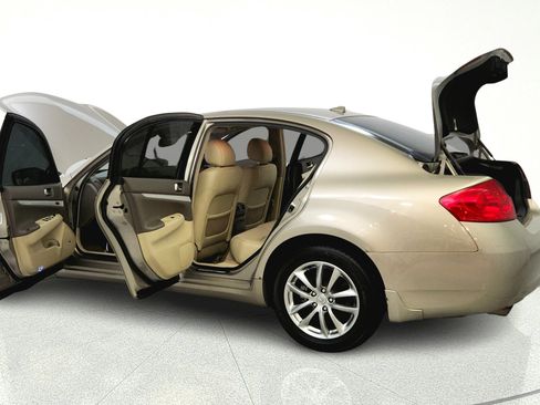 Used 2009 INFINITI G37 x Sedan w/ Premium Pkg AWD/4WD image 12