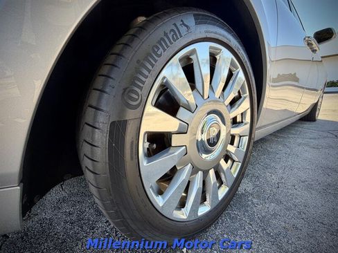 Used 2018 Rolls-Royce Phantom Sedan RWD image 17