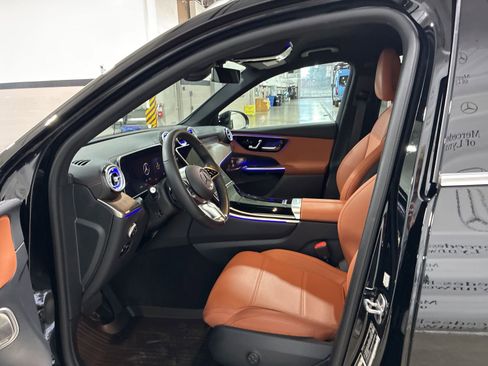 Used 2025 Mercedes-Benz GLC 350e 4MATIC image 15