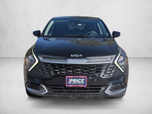 Used 2023 Kia Sportage LX image 2