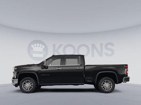 Used 2024 Chevrolet Silverado 2500 LTZ w/ LTZ Plus Package AWD/4WD image 2