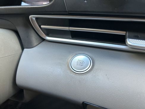 Used 2022 Hyundai Elantra SEL FWD image 42