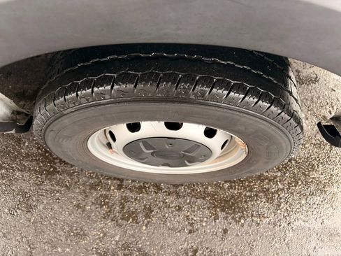 Used 2019 Ford Transit 150 XL image 32