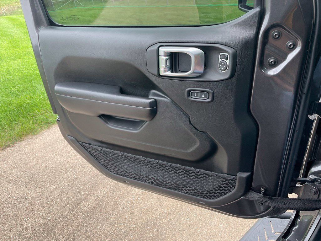 Used 2020 Jeep Wrangler Unlimited Sport AWD/4WD image 29