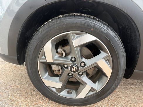 Used 2022 Hyundai Venue SEL FWD image 14