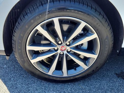 Used 2023 Jaguar F-PACE S AWD/4WD image 9