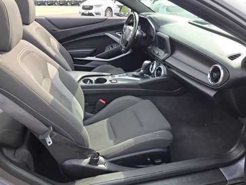 Used 2020 Chevrolet Camaro LT RWD image 7