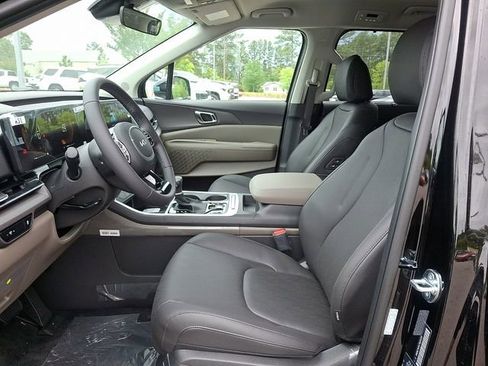 New 2026 Kia Carnival EX FWD image 11