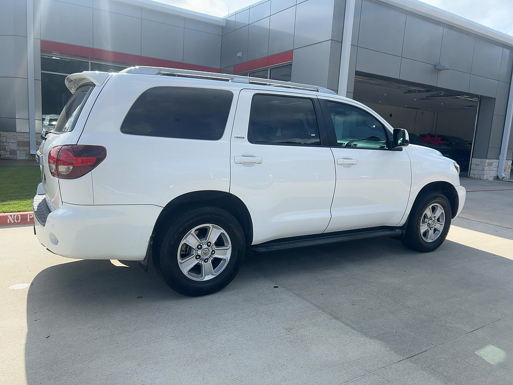 Used 2020 Toyota Sequoia SR5 RWD image 2