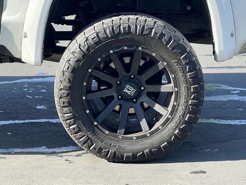 Used 2014 Toyota Tundra SR5 w/ SR5 Upgrade Package AWD/4WD image 14