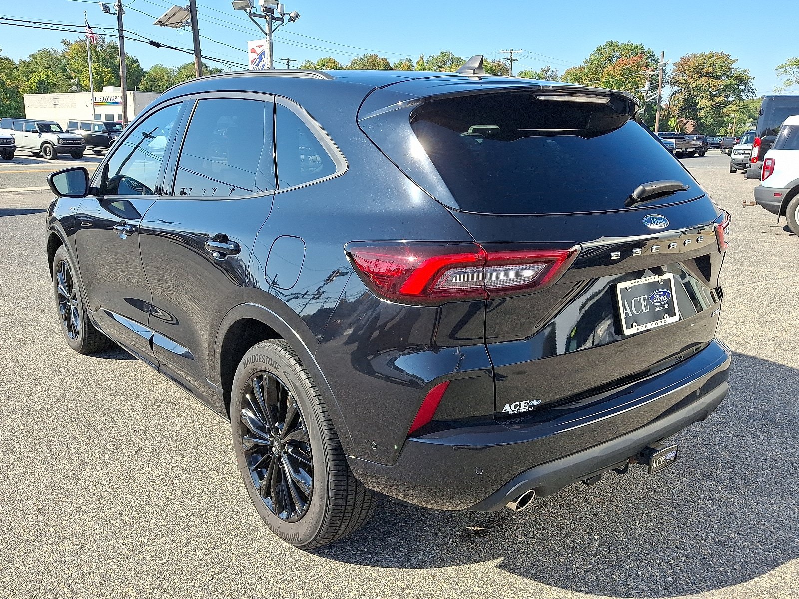 Certified 2023 Ford Escape ST-Line Elite w/ Premium Technology Package AWD/4WD image 4