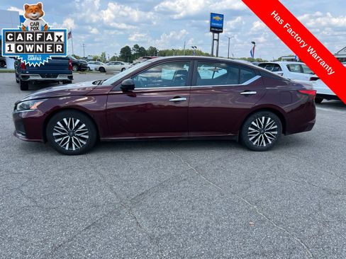 Used 2024 Nissan Altima 2.5 SV FWD image 2