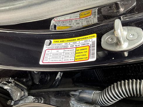 Used 2021 Ford Explorer XLT w/ Equipment Group 202A image 19