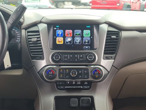 Used 2019 Chevrolet Suburban LS w/ All-Season Package image 18