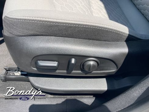 Used 2018 Chevrolet Equinox LT FWD image 9