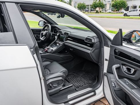 Used 2024 Lamborghini Urus S AWD/4WD image 35